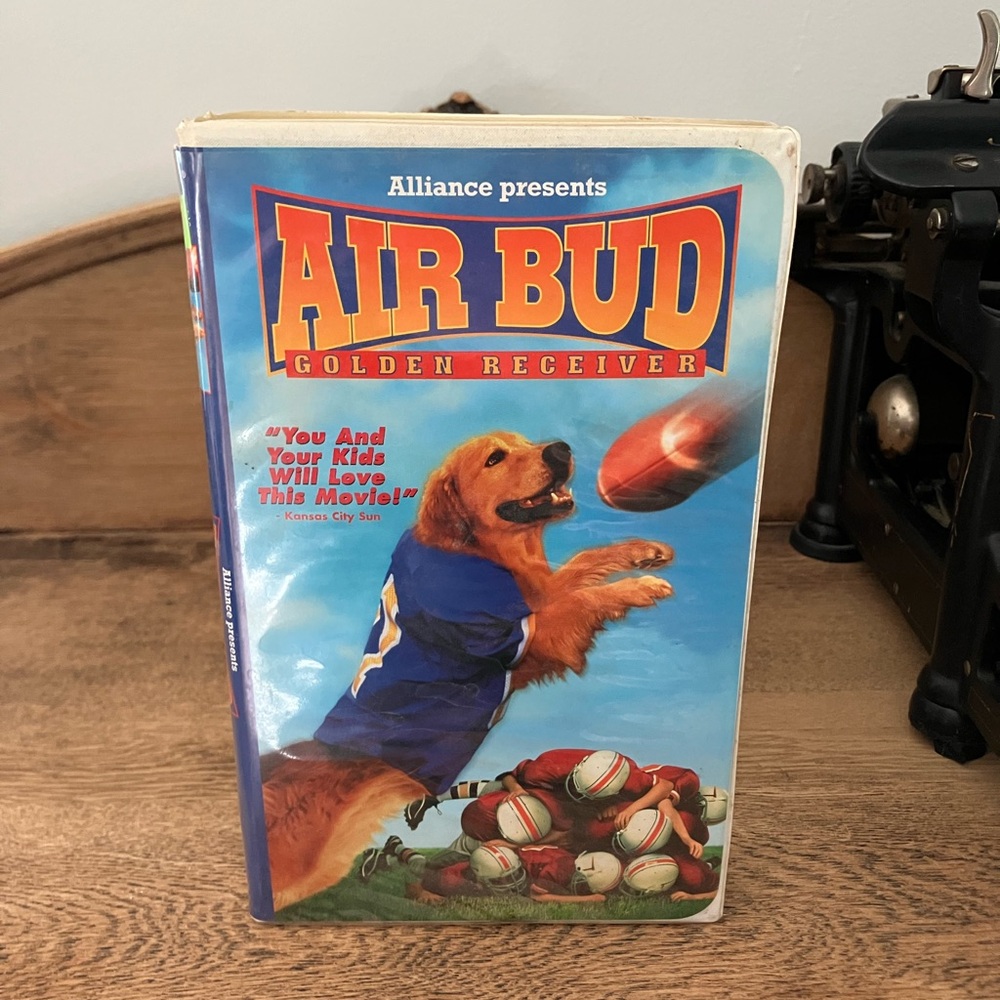 Air Bud Golden Receiver VHS Tape
